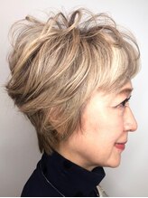 ステアケースの得意カラー(1)『白髪染め卒業プロジェクト』