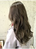 カーキアッシュ/ロングウェーブ/ハイライト　　担当　夕島