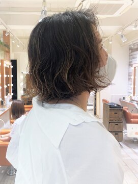 ネオリーブ クタ 町田店(Neolive kuta) 【Ｎｅｏｌｉｖｅｋｕｔａ町田店】大人ボブパーマ