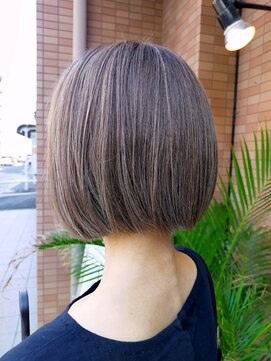 エイチ エアー ダヴ H air DAV調布北口 白髪ぼかしハイライトボブ