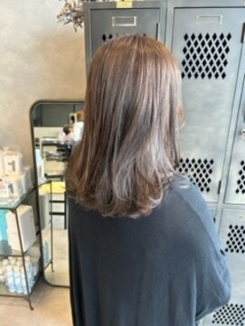 アチーブリス(achieve Liss) ナチュラルベージュ 大人可愛いレイヤー毛先ウェーブロング