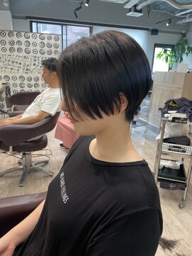 コワファーストナガサキシャンプーボーイ(COIFF1RST NAGASAKI SHAMPOO BOY) 大人可愛い20代30代40代黒髪前下がりショートボブ丸みショート◎