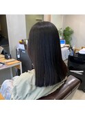 黒髪ストレート切りっぱなしセミロングヘア小顔フェイスレイヤー