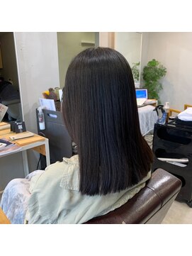 リレーション(Relation) 黒髪ストレート切りっぱなしセミロングヘア姫カットレイヤー