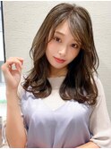 後れ毛が可愛い顔周りレイヤーハイレイヤーロング