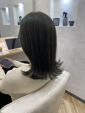 エクラートリアーラ 藤沢店(ECLART Reala) オリーブカラー