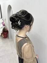 ソリン(Solin') ミドルシニヨン/ミドルアップ