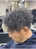 大人っぽさを引き出す波巻きパーマ