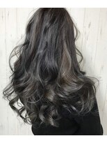 ヘアープレゼンツ 立川店(Hair Present's) 艶ブルーグレージュ、ユルフワ巻き髪風デジタルパーマ
