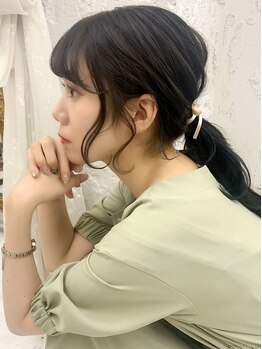 オブ ヘアー 自由が丘 ウエスト(Of HAIR WEST)の写真/おろしても結んでも小顔効果◎熟練スタイリストの繊細なカット技術で、ふとした横顔も素敵に演出...♪