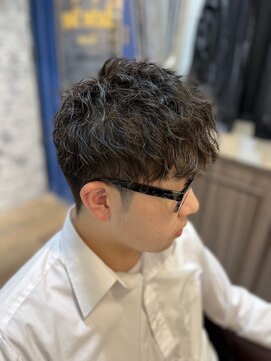 ミリオンバックス 上野(Million Bucks) ツーブロック／パーマ<理容室>[メンズ/シェービング/床屋/上野]