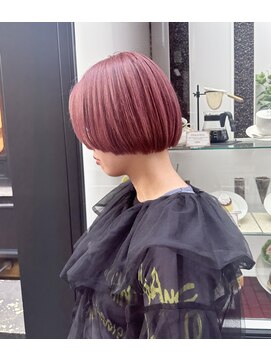 ネオリーブギンザ 銀座店(Neolive GINZA) (銀座) 前上がりミニボブ　チェリーレッドカラー