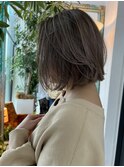 能瀬　3 美髪ナチュラルグレージュカラーに切りっぱなしミニボブ