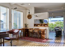 ヘアーメイク セルクル(hair make cercle)の雰囲気（フリースペースあり。ご家族一緒での来店も大歓迎です）