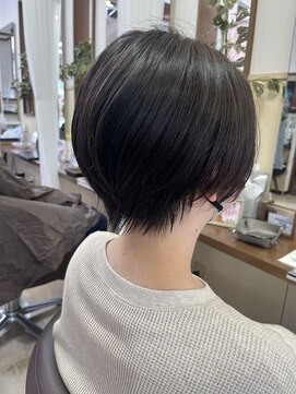コアフィールフィス(COIFFURE fils) 《見附　今町》女子丸みショートヘア