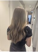 オリーブベージュ