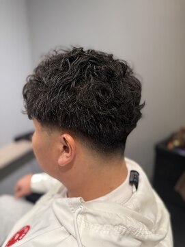 ボルン(BOLEN) ローフェードクルクルパーマ