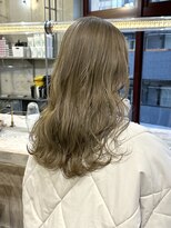 ヲタク(wotaku.)&nbsp;オリーブグレージュアッシュベージュダブルカラーブリーチ透明感