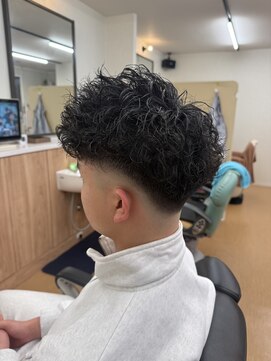 フライ(Fly) スパイキーパーマ