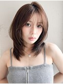 ワンホンレイヤーミルクティーブロンド前髪薄めバング艶感