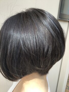 ルッソ(LUSSO) 前下がりボブ