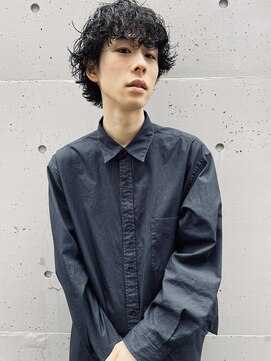 ミラバイグリーン(Mira by green) 波巻きスパイラル×マッシュウルフ　黒髪ウルフパーマ