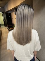 サニー 渋谷(SUNNY)&nbsp;バレイヤージュ、ハイライト、レイヤーロング、グレーベージュ