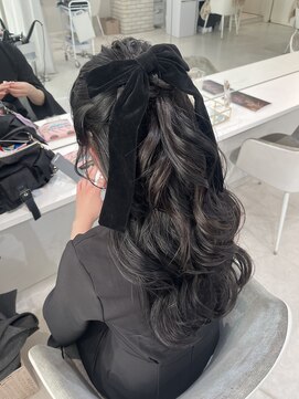 ディティカ ルーク(Dityca luk) 丸顔さんおすすめ高めハーフアップ【Shiraha】