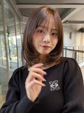  【大人可愛い】内巻きミディ×小顔レイヤー