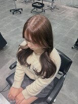 ジーニー 千葉(GENiE)&nbsp;ブリーチなしダブルカラー/透明感ベージュ【白井愛海】