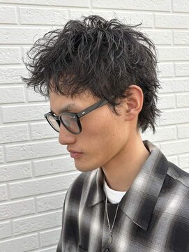ヒュイル バイ ニアウ(Hwyl by Niau) MEN’S HAIR/サーフカール/刈り上げセンターパート/伊勢崎