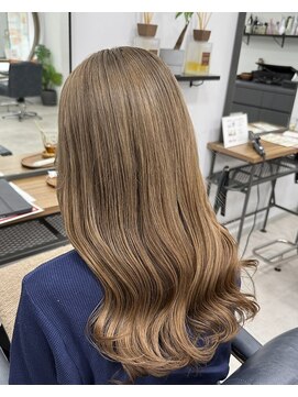 クラン 岡本(Chlan) サンドベージュ×ゆるふわ巻き