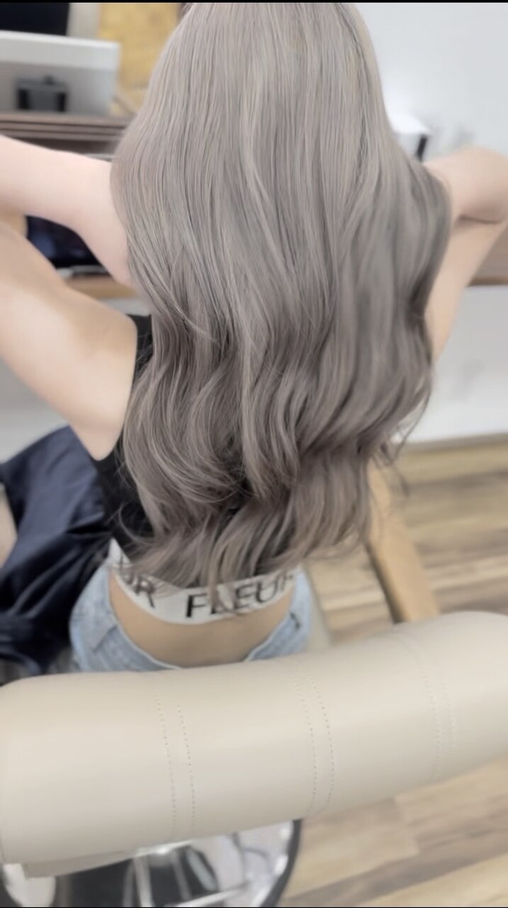 チョゲピです シャルレBLハーフトップ　グレージュ L✖️2 シルバーグレー：L280909641｜シュパーブ(SUPERBE)のヘアスタイル