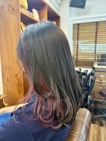 ヘアーサロン ラフリジー(Loufreasy)&nbsp;大人女性に似合う｜ピンクインナーカラーミディ