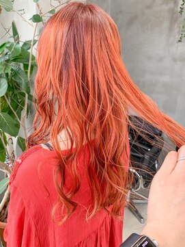 テトヘアー(teto hair) ピンクベージュ、インナーカラー、ツートーンカラー、前下がり