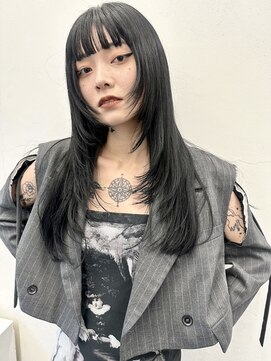 ココ 原宿(KOKO) レイヤーカットくびれヘア暗めカラーぱっつん前髪レイヤー