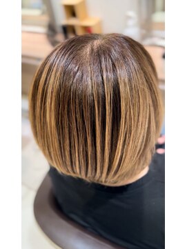 アッシュ 戸田公園店(Ash) 大人の立体感ハイライト×白髪ぼかし