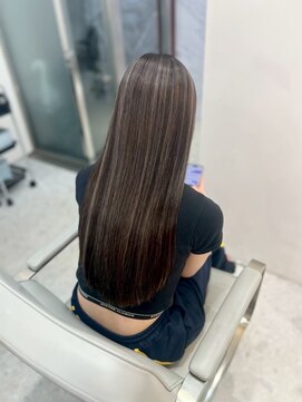 ジーナ  札幌大通(Zina) デザインカラー/ハイライト＊シルバーベージュ＊Zina札幌大通