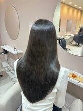 回数を重ねるたびに髪が強く、美しく。ダメージを補修しながら、素髪本来の輝きを引き出します！