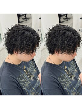 ブライト(BRIGHT) スパイラルパーマセンターパートウルフ