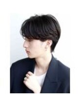 パーマを得意とするスタイリストが在籍するサロン。ご自宅での再現性を第一に考えたデザインを提供します。