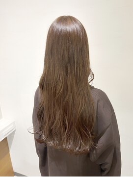 カサネ(KASANE) スーパーロング　ベージュ　透明感カラー　ツヤ髪　似合わせ