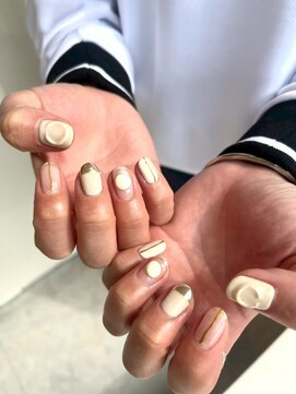 ラシェンテ 旧居留地(La Sente) 【美容室ネイル】ぷっくりアートの大人韓国ミルクネイル