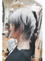 オブヘアーギンザ(Of HAIR GINZA)&nbsp;ホワイトシルバーフェードメンズウルフマレット銀座刈り上げ韓国
