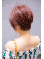 リル(Lilou) Lilou 大人可愛い小顔ショートスタイルサイドシルエット