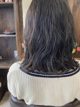 インス(ensue) 20代30代スタイリング簡単無造作カール×ミディアムレイヤー中島