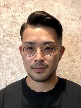 ヘアサロン シュウ 【戸田公園5分/メンズバーバー】サイドパートスキンフェード