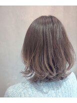 オト(oto)&nbsp; やわらかいボブルフ×毛先ハイライト　フェミニン