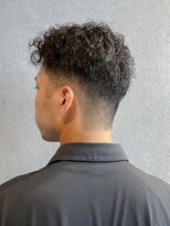 フジヤマバーバーショップ アジト(FUJIYAMA BARBER SHOP ajito) くせ毛風フェード刈り上げ【田中美旺】b706