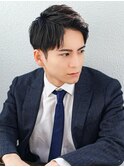 スーツ短髪ツーブロック束感モテる黒髪シークレットパーマ流行